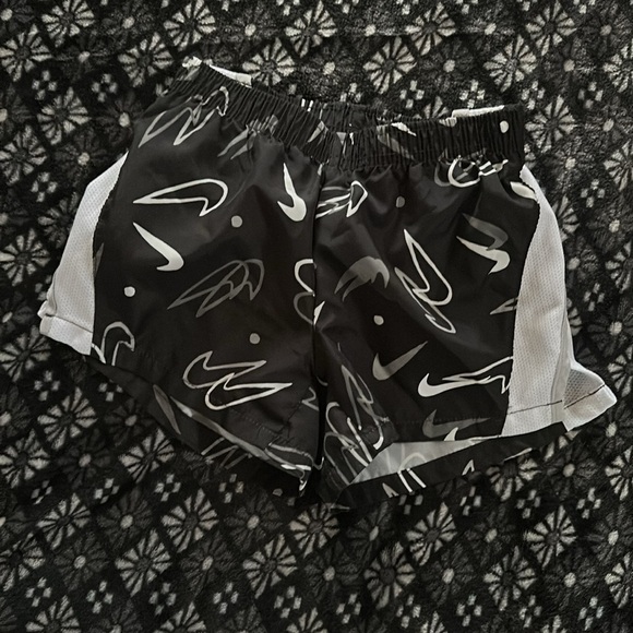 Nike Shorts - Picture 2 of 4